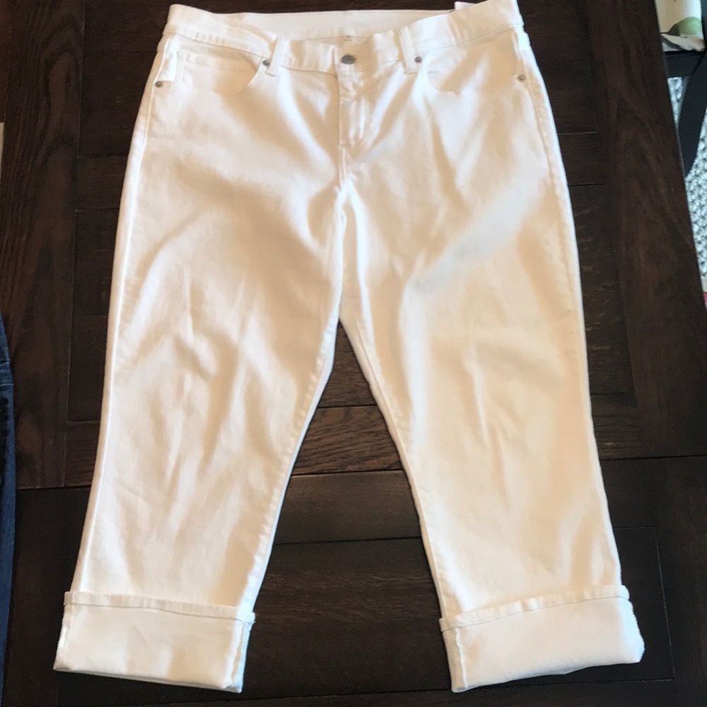 NWOT white denim capris